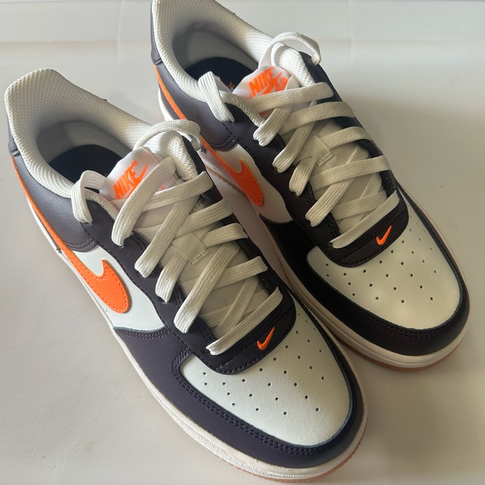 NIKE Air Force 1 Low-Top (W6.5 or 5Y) - Picture 6 of 6